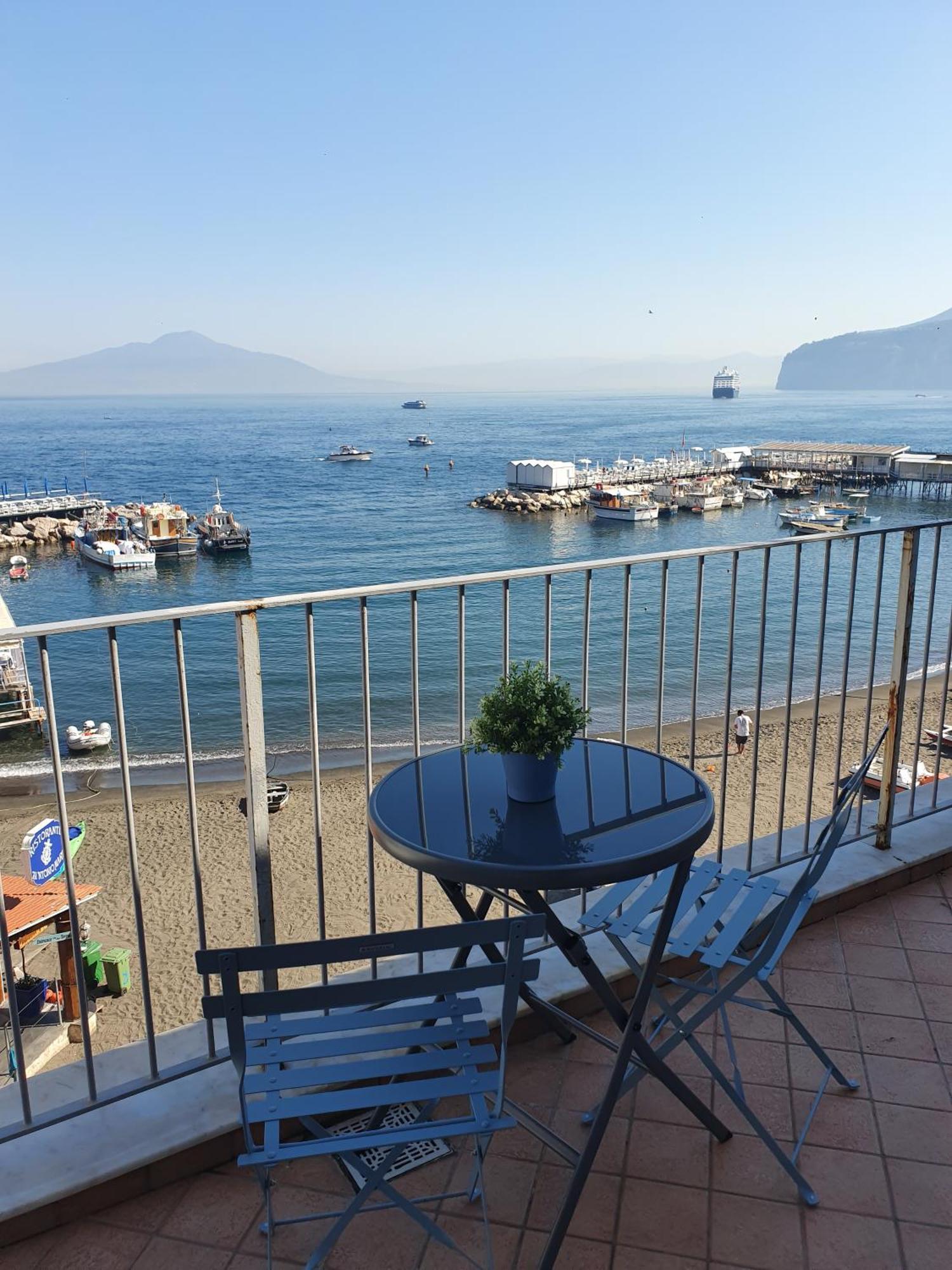 Il Borgo Antico Sorrento Sea View Apartman Kültér fotó