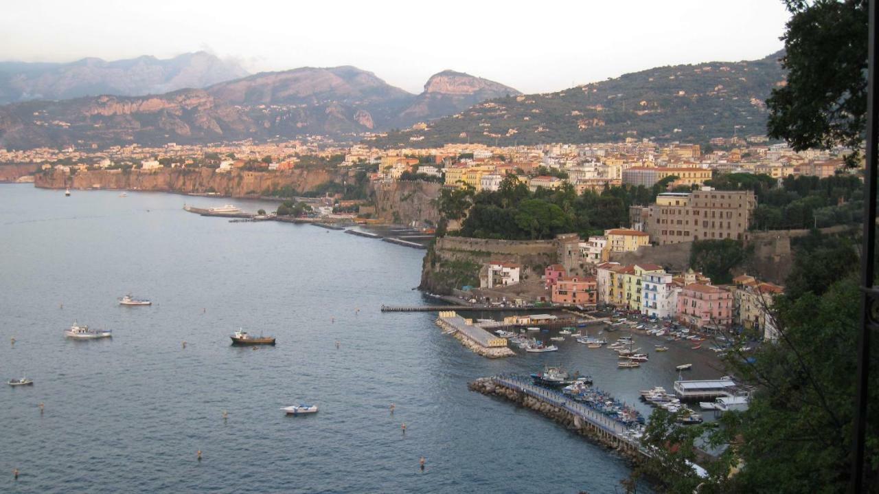 Il Borgo Antico Sorrento Sea View Apartman Kültér fotó