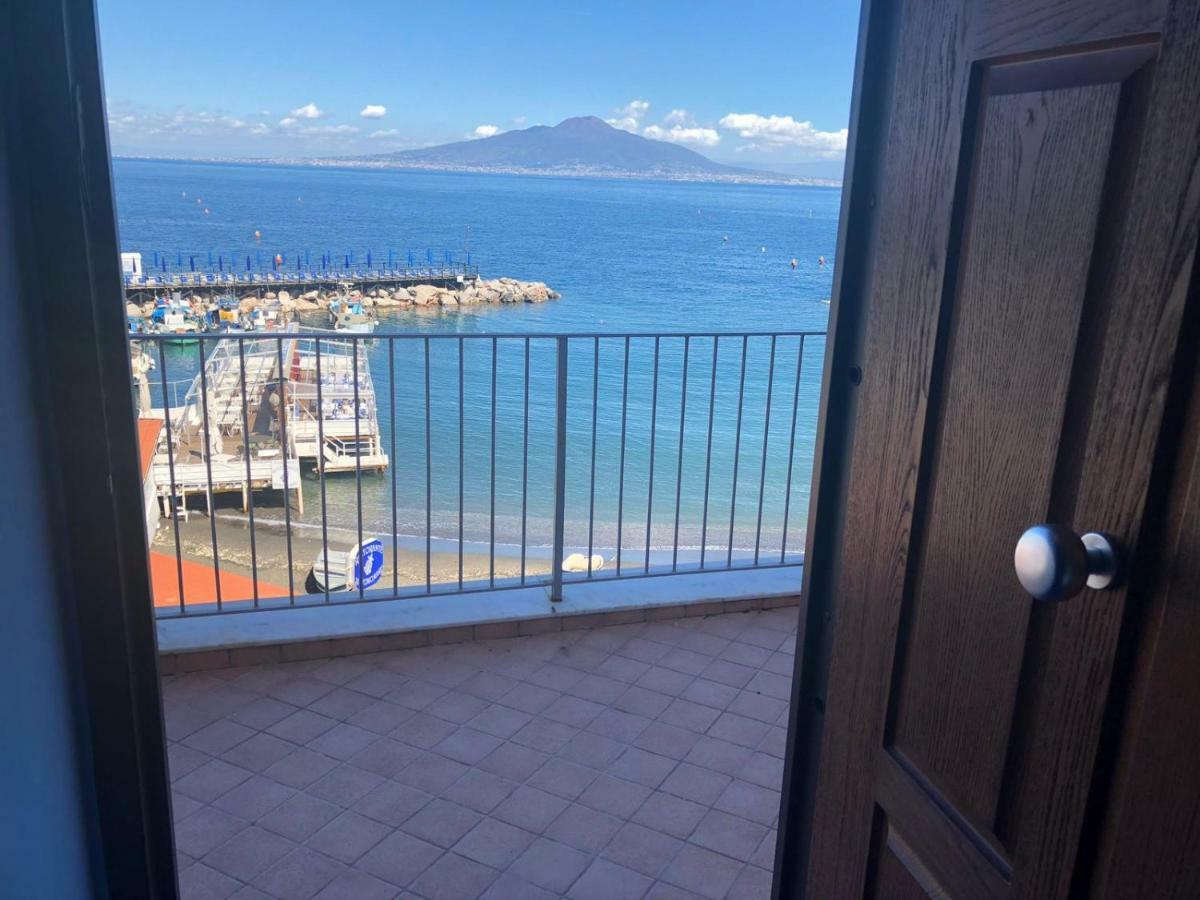 Il Borgo Antico Sorrento Sea View Apartman Kültér fotó